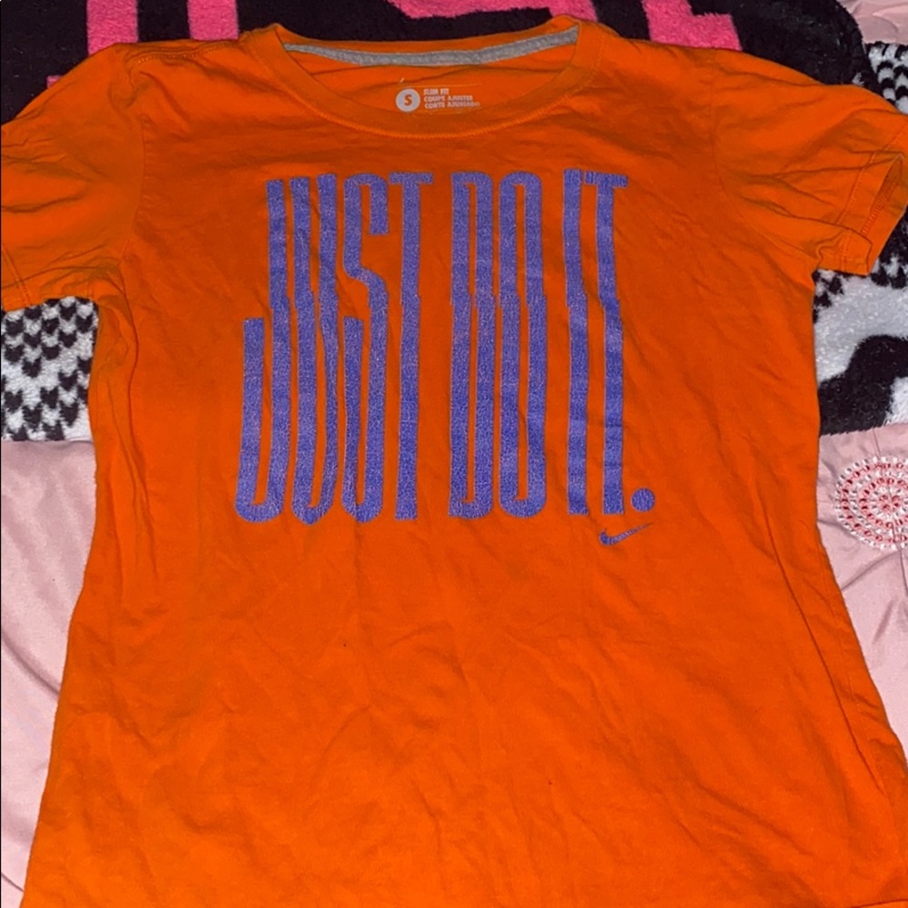 NIKE T-SHIRT